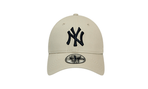 League Essential 9FORTY Cap New York Yankees Beige