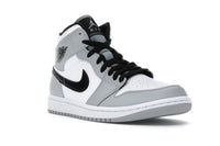 Air Jordan 1 Mid Light Smoke Grey