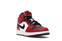 Air Jordan 1 Mid Chicago Black Toe