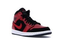 Air Jordan 1 Mid Reverse Bred