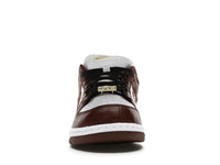 Nike SB Dunk Low Supreme Stars Barkroot Brown 2021