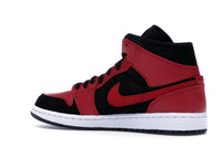 Air Jordan 1 Mid Reverse Bred
