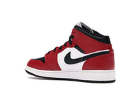 Air Jordan 1 Mid Chicago Black Toe