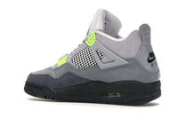 Air Jordan 4 Retro SE 95 Neon