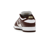 Nike SB Dunk Low Supreme Stars Barkroot Brown 2021