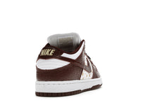 Nike SB Dunk Low Supreme Stars Barkroot Brown 2021