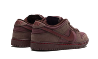 Nike SB Dunk Low City Of Love Burgundy Crush